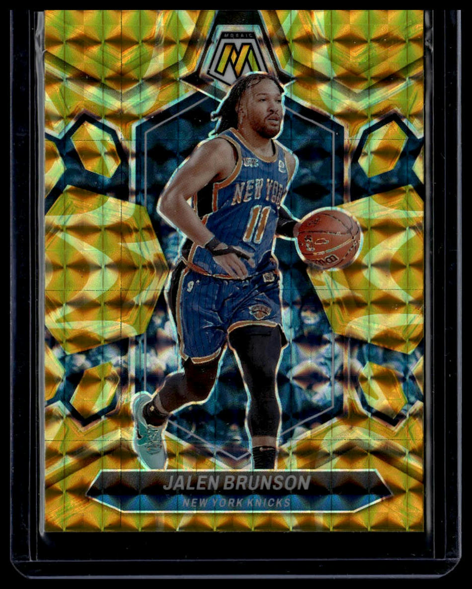 2023-24 Panini Mosaic #67 Jalen Brunson Reactive Yellow