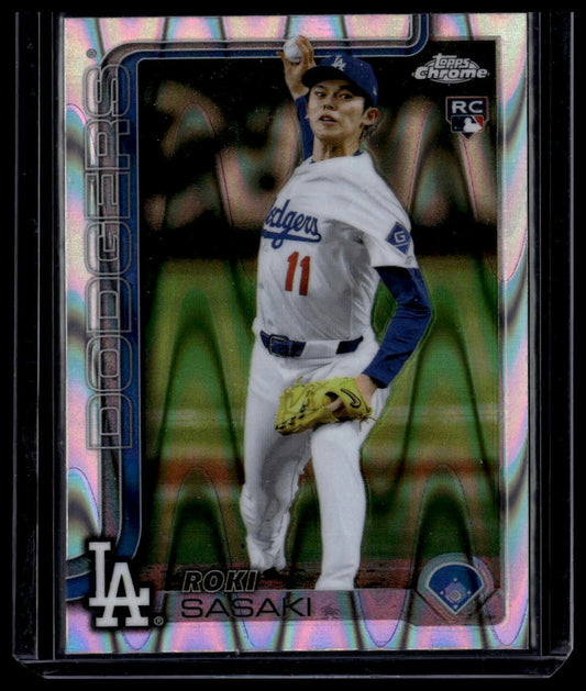 2025 Topps Chrome #217 Roki Sasaki Raywave Refractors